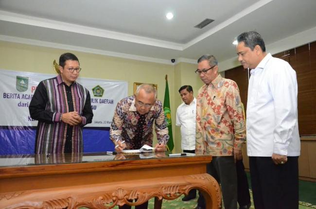 Penyerahan Barang Milik Daerah dari Pemprov Riau kepada Kemenag RI